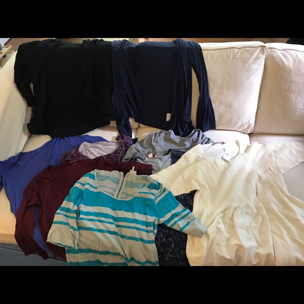 Size S maternity top lot